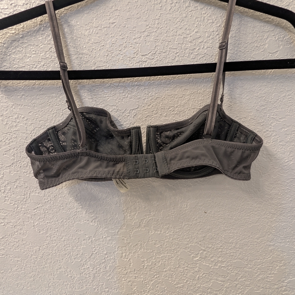 Elegant Gray Lace Bralette - Picture 4 of 7